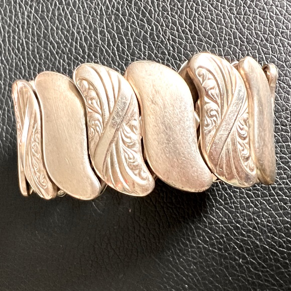 Vintage Expansion Bracelet Silver Tone Embossed Design S Links - Picture 1 of 5